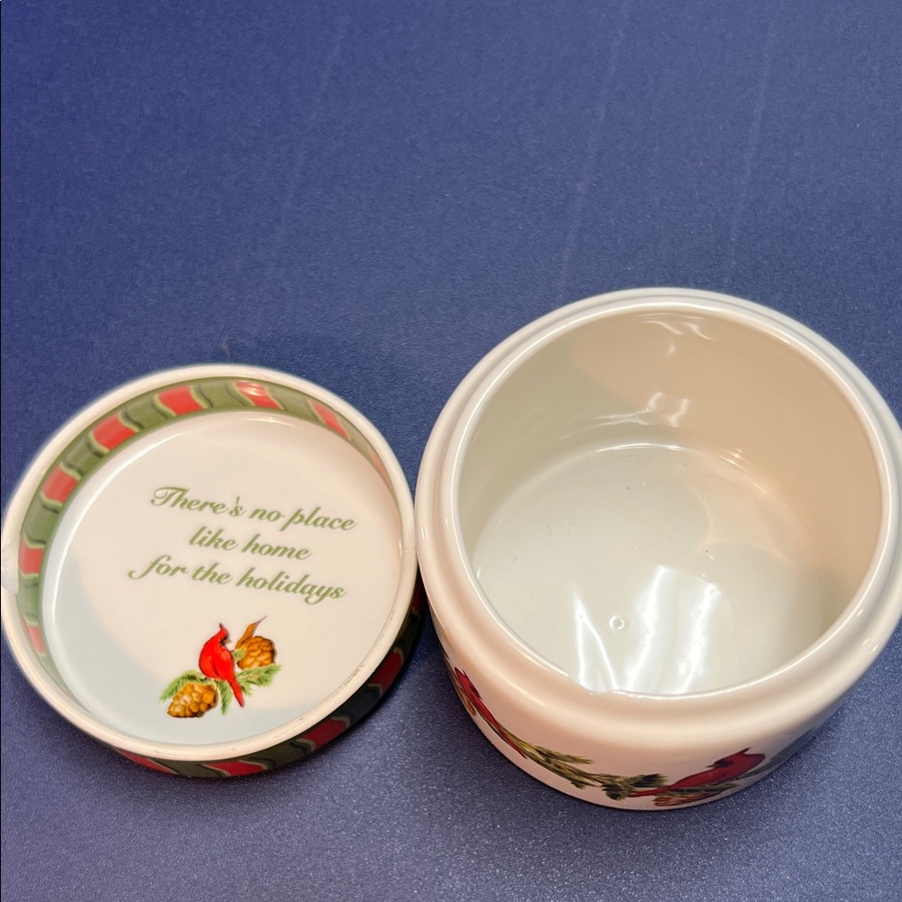 Cardinal Design Ceramic Jar - Picture 2 of 9
